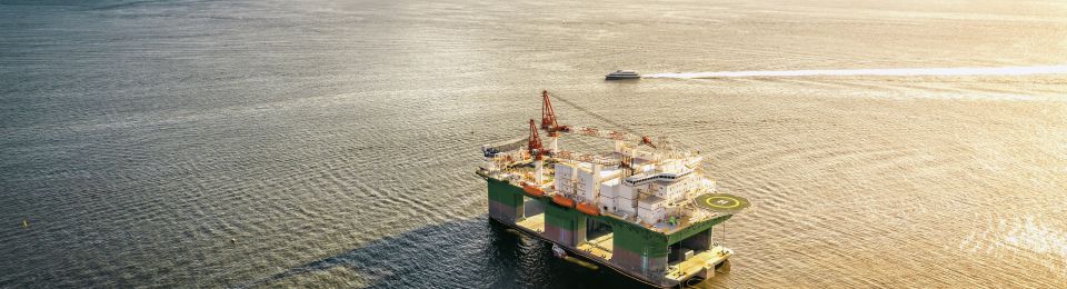 IRAN SIGNS $900 MLN DEAL WITH LOCAL FIRM TO DEVELOP GULF GAS FIELD